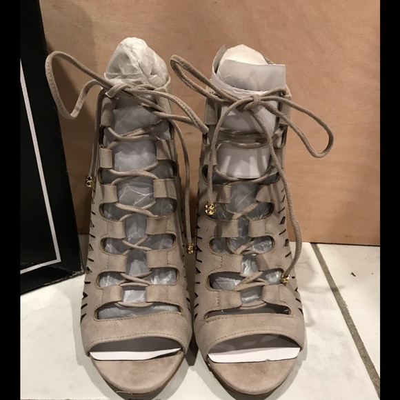 🆕️ Karl Lagerfeld Berry Cutout Open Toe Taupe Suede Booties size 5 - Picture 3 of 12